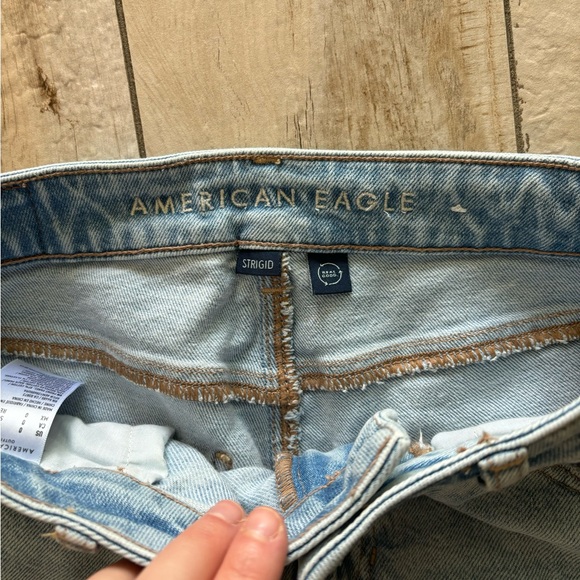 Light wash mom jeans - Picture 3 of 3